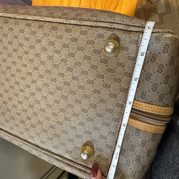 Gucci Brown Monogram travel bag - Picture 15 of 16